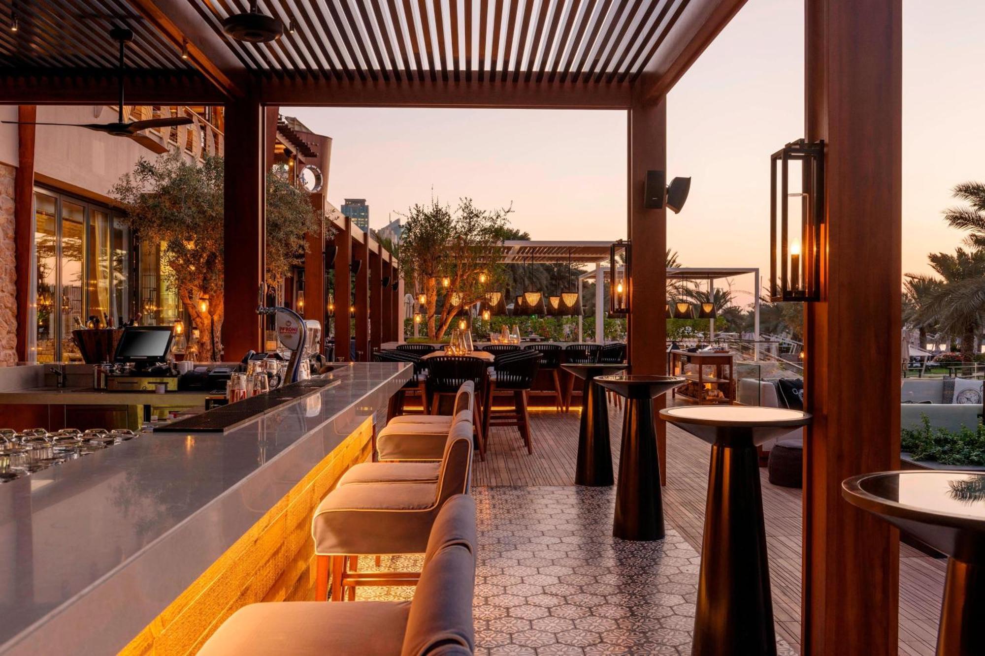 迪拜迈纳塞亚海滩威斯汀度假酒店 外观 照片 The Bar