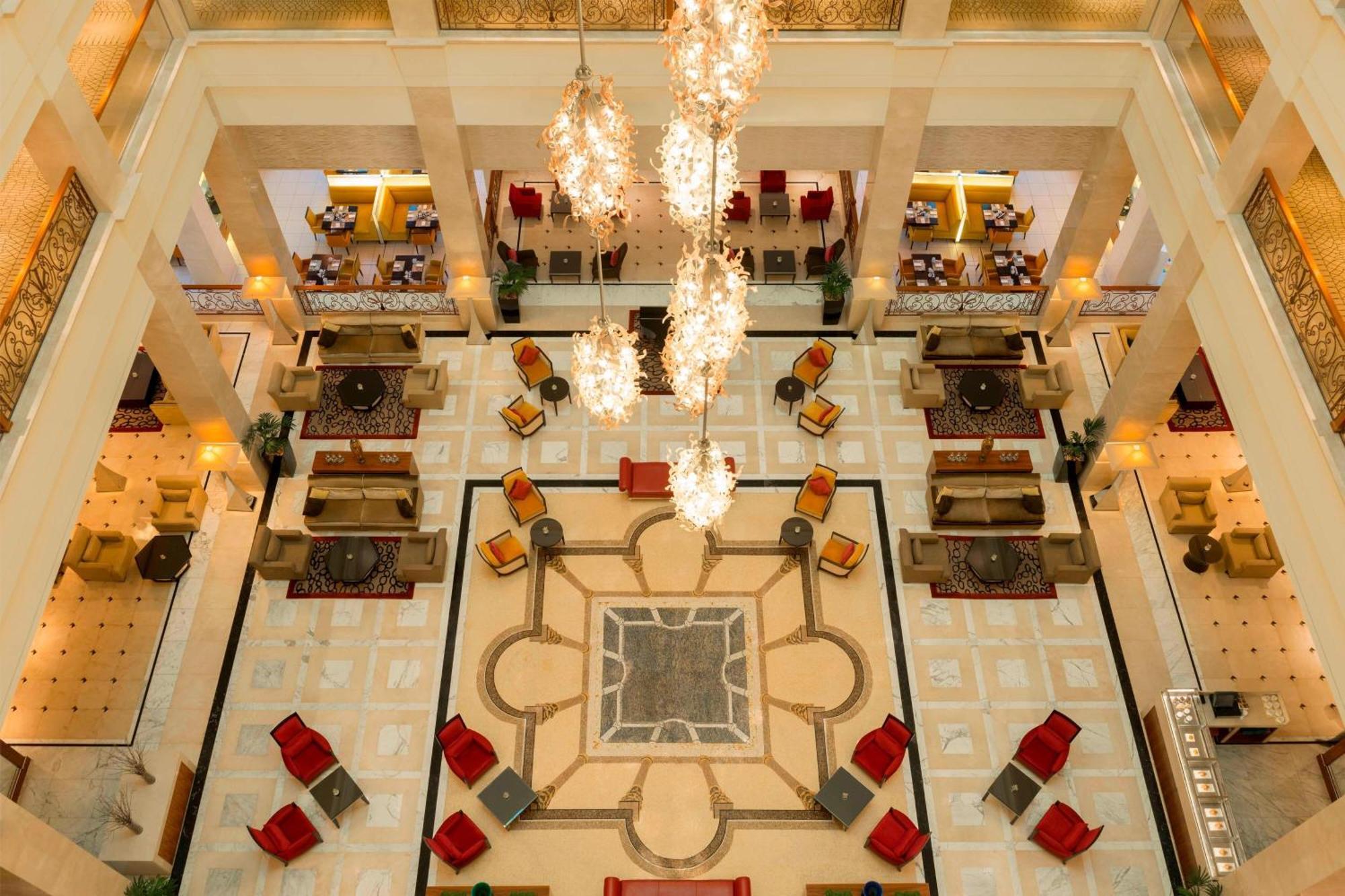 迪拜迈纳塞亚海滩威斯汀度假酒店 外观 照片 The lobby of the Taj Mahal Palace